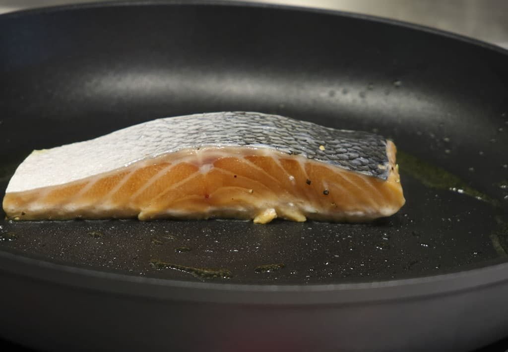 Hoe bak ik de perfecte zalm?, stap 5: Zalm bakken