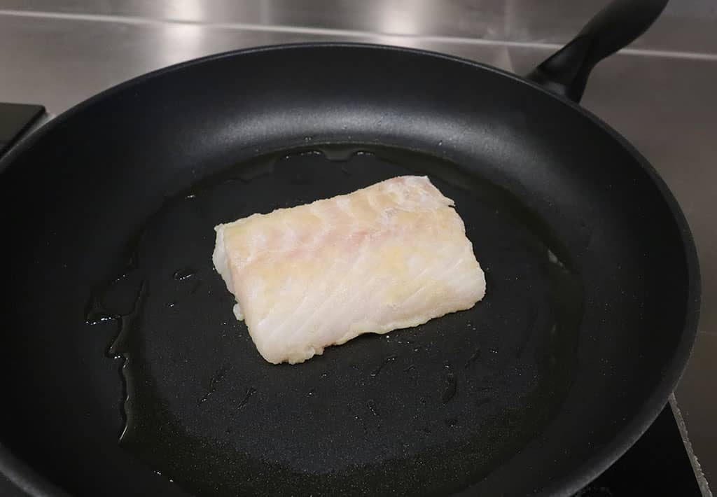 Hoe bak ik kabeljauw in de pan, stap 5: Kabeljauw bakken