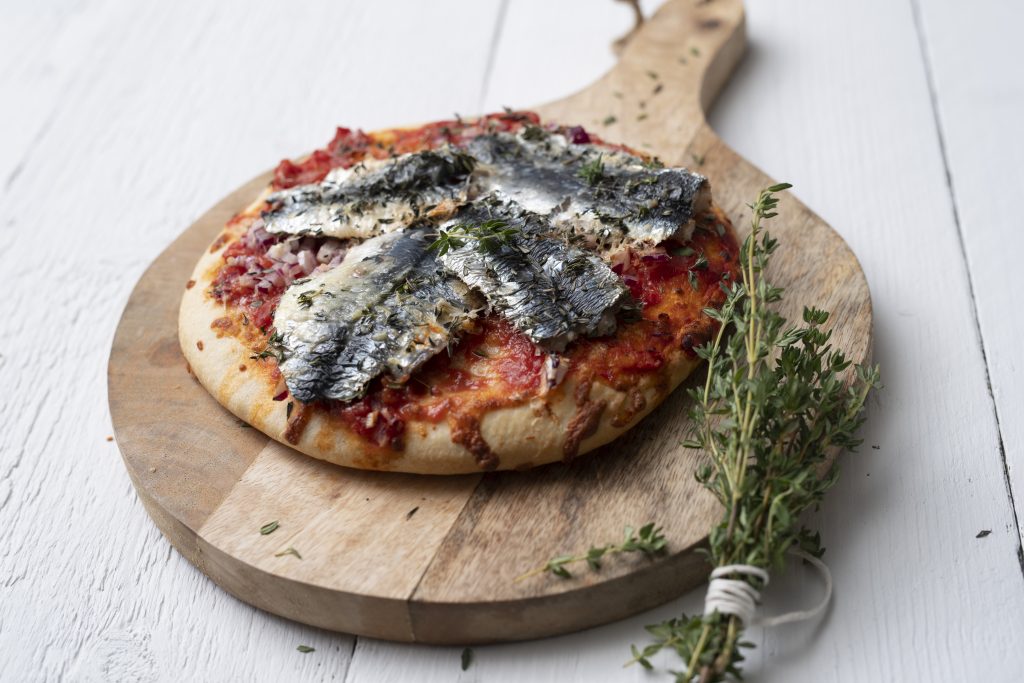 vispizza met oregano