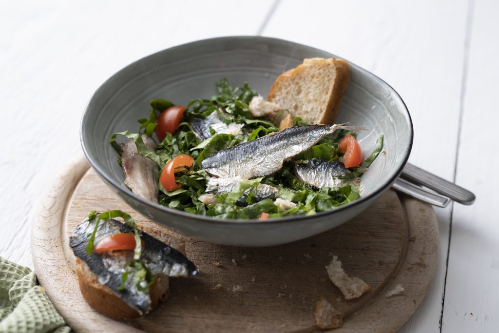 Sardines salade met pijnboompitjes en kappertjes